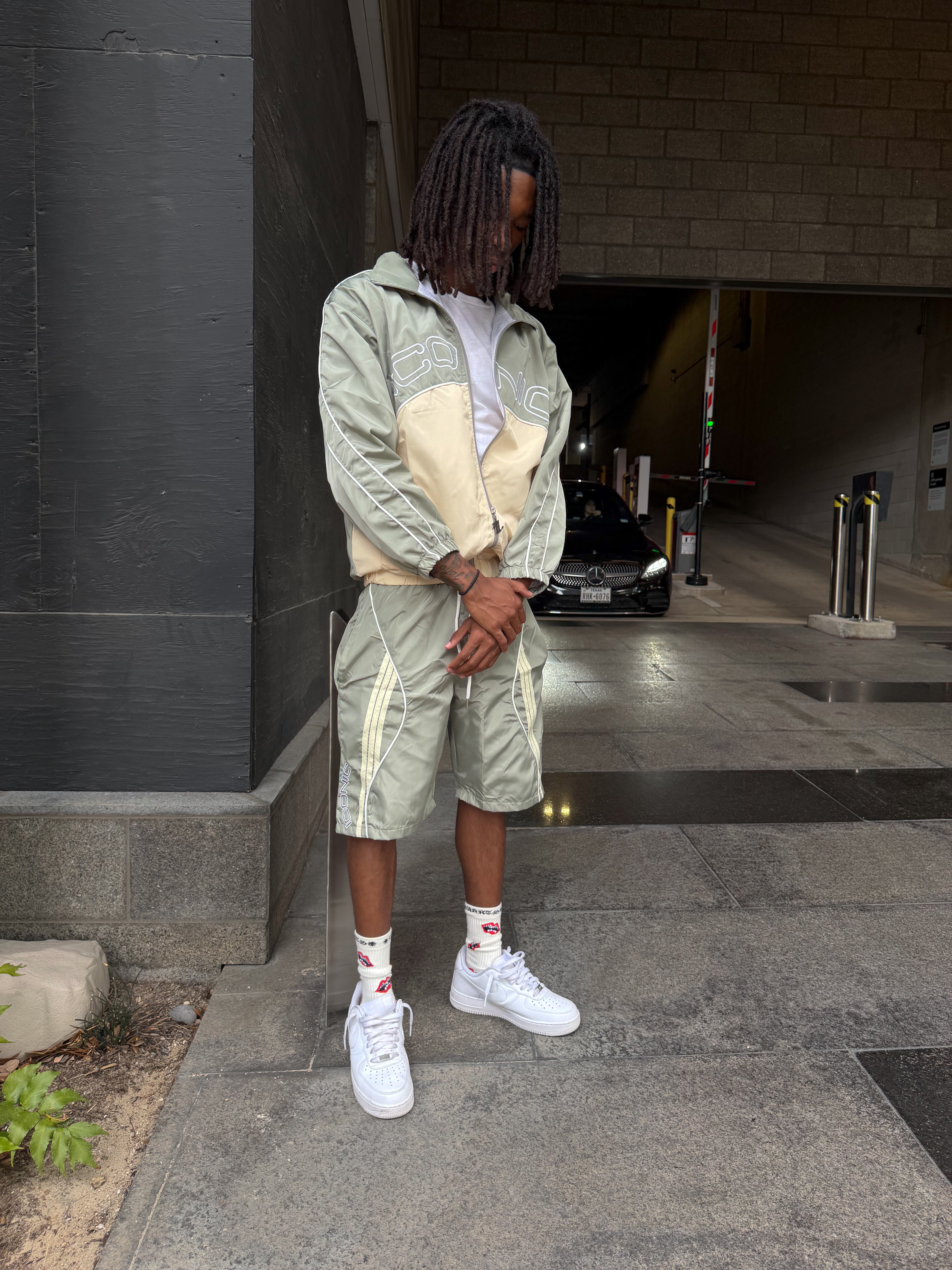 Iconic Windbreakers Sage Green
